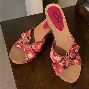 Fun wooden floral sandals